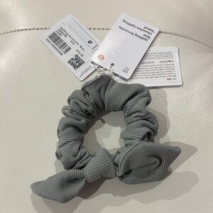 Lululemon Athletica Gray Hair Scrunchie with Bow